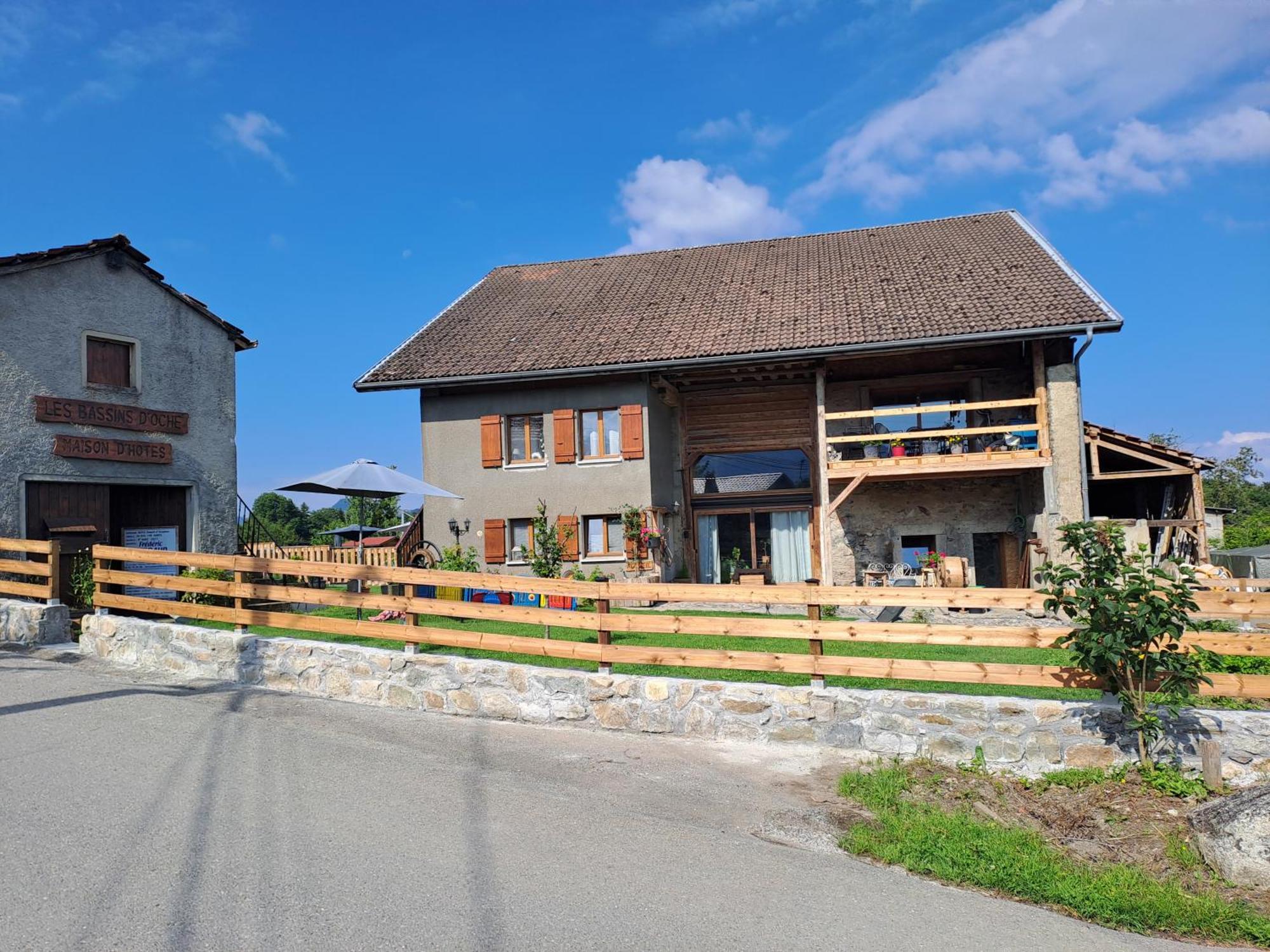 Maison D'Hotes Des Bassins D'Oche Saint-Paul-en-Chablais Bagian luar foto